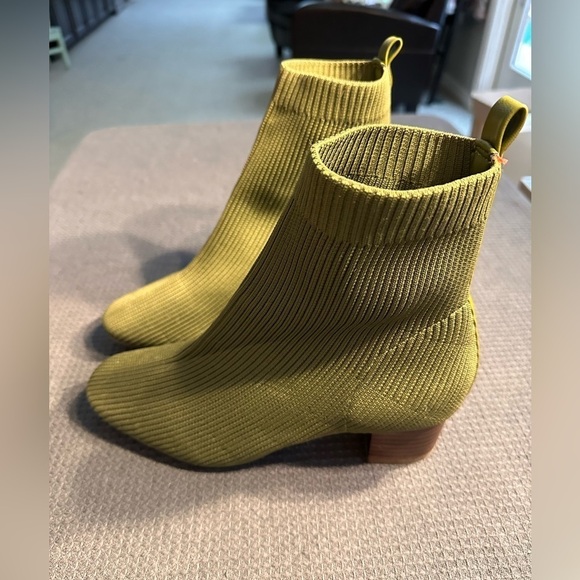 Joie Green Solid Color Knit Neely Stretch Booties EUC Worn Once Size 8 - Picture 4 of 13